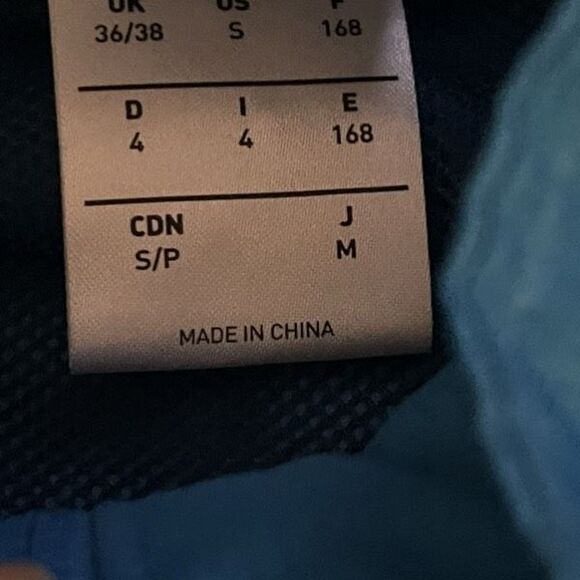 Adidas FIFA Volunteer Windbreaker - Picture 4 of 6